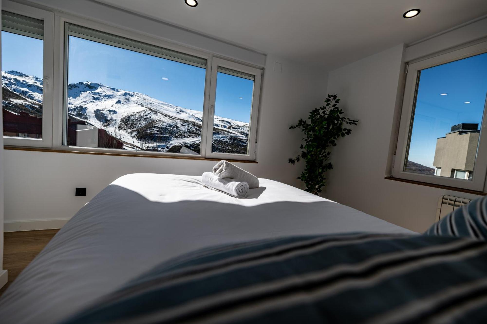 Luxury Refurnished Apartment With Private Parking Close To Ski Slopes Sierra Nevada Exterior photo